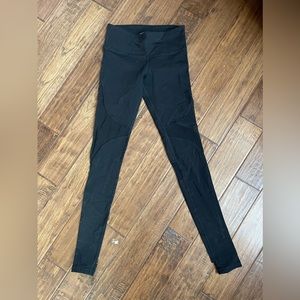 Alo mesh stirrup leggings. Size xs